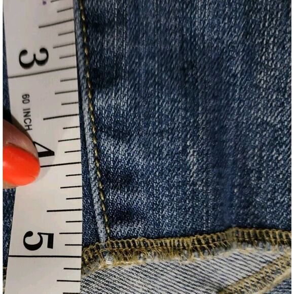 Elle Paris New York Tokyo Women's Blue Jean Shorts Size 12, 9" Rise 5" Inseam - Picture 5 of 8